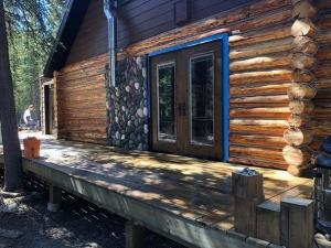Bragg Creek Log Homes